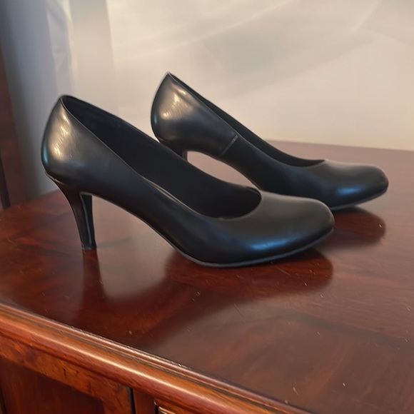 Black high heels 7.5 - Picture 2 of 4